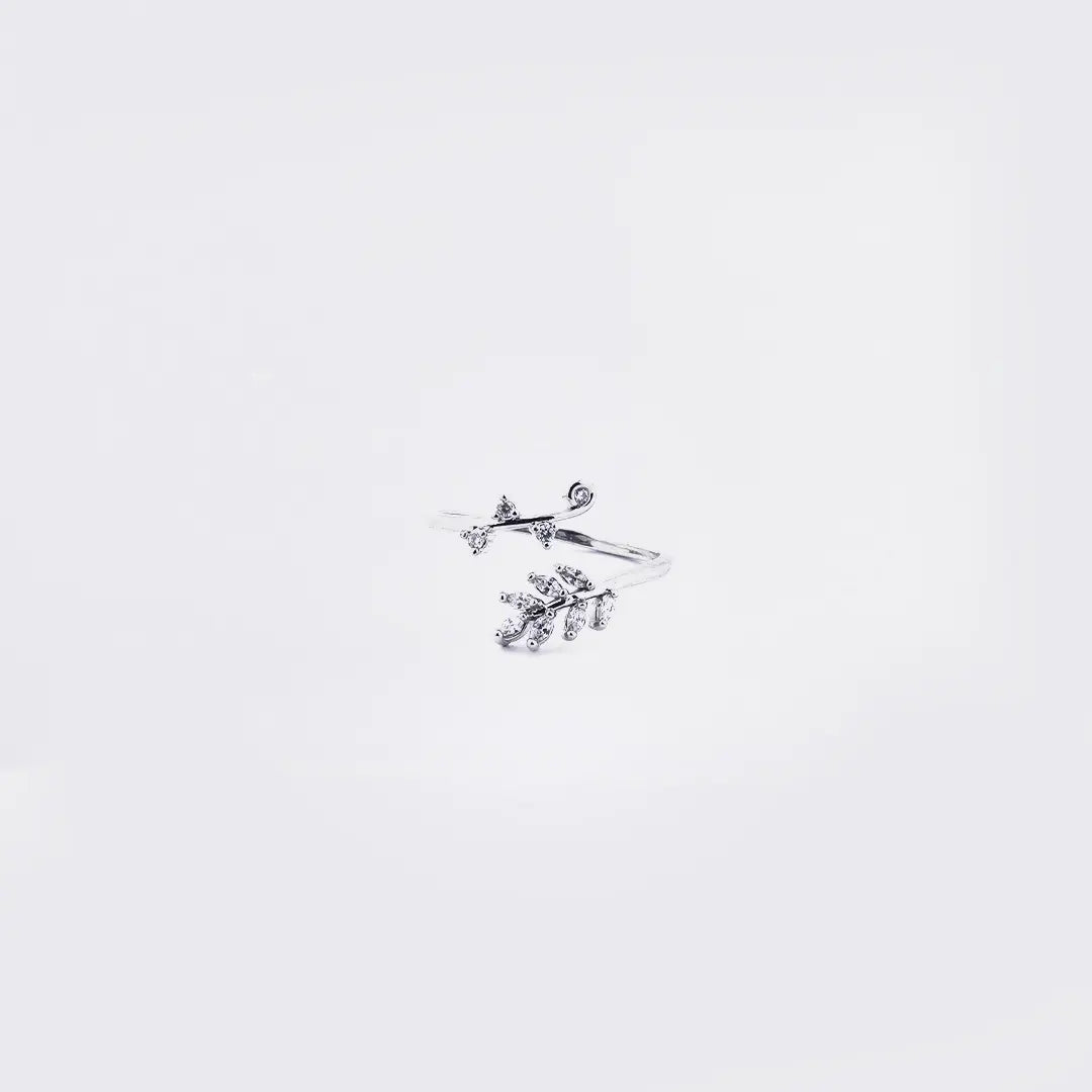 Classy Olive Tiara Wrap Ring Tvayi