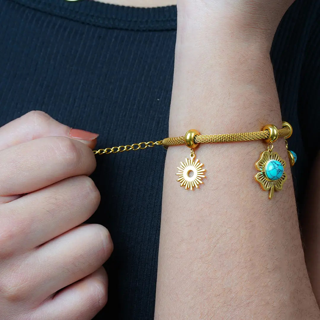 Enchanted Clover Wrist Bracelet Tvayi