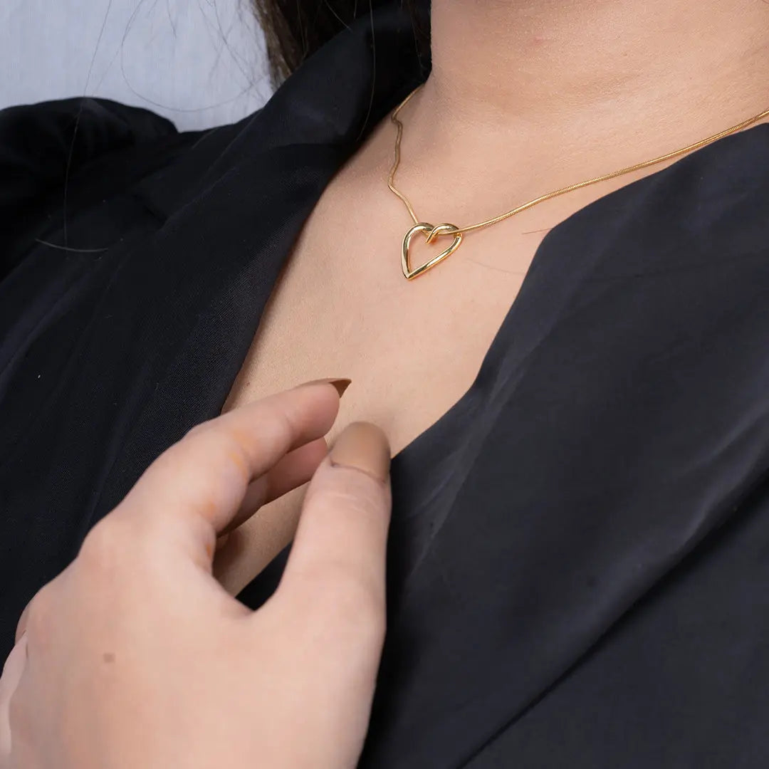 Open Heart Small Light Weight Pendant Necklace Tvayi