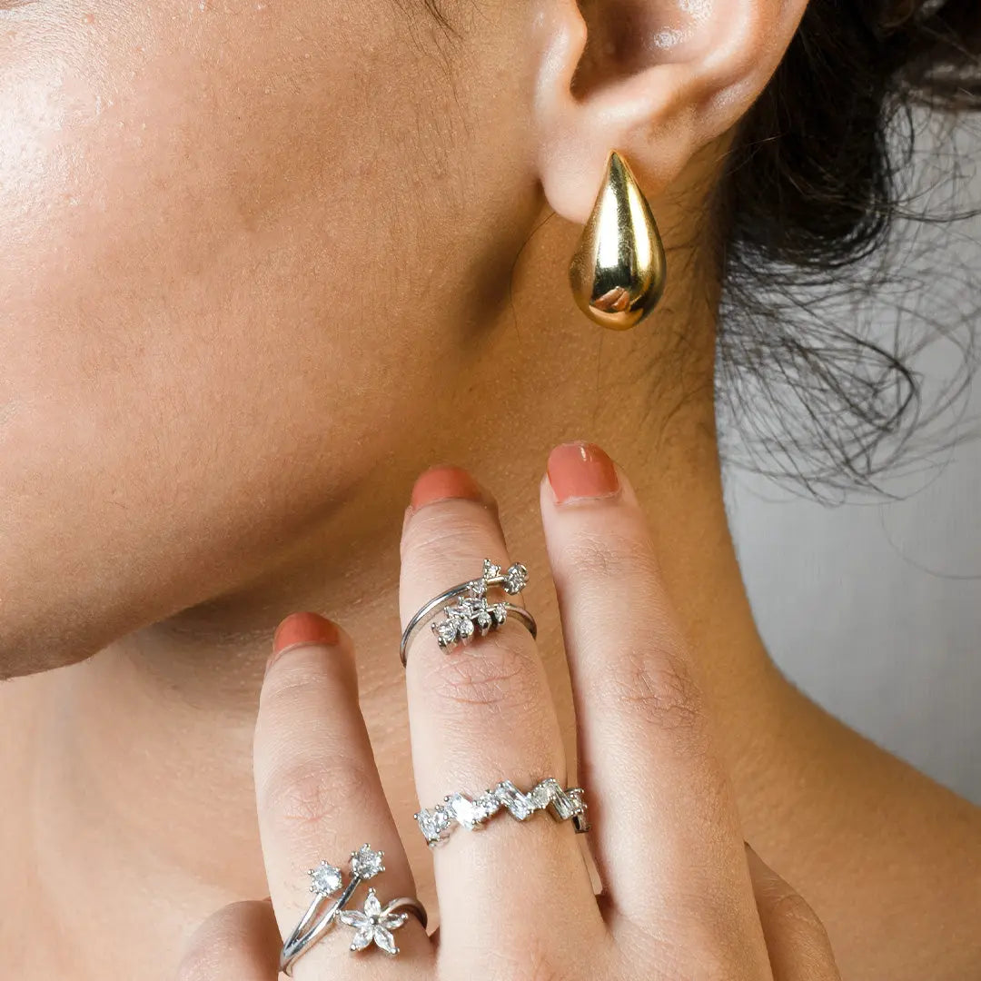 Teardrop Shaped Studs Earrings | Tvayi Jewellery