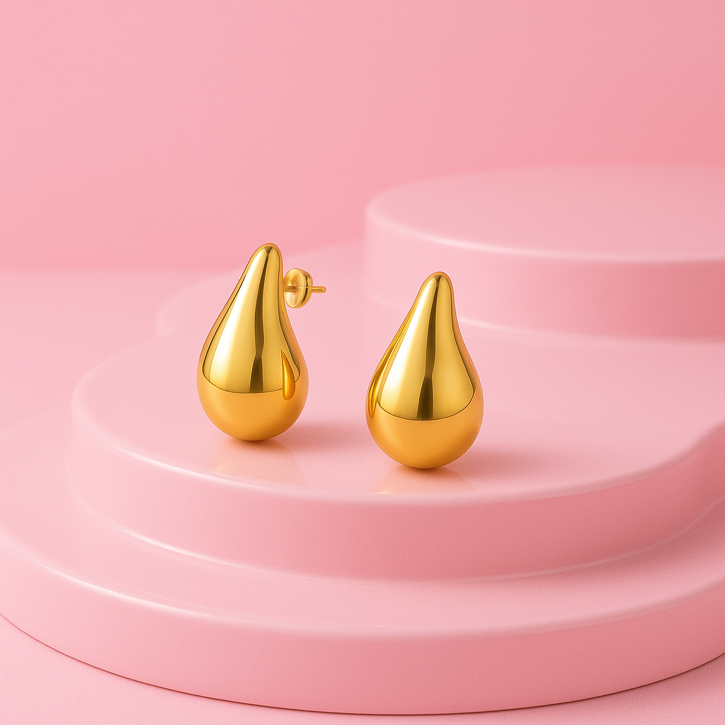 Teardrop Shaped Studs Earrings | Tvayi Jewellery