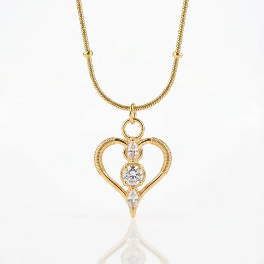 18k gold plated pendant marquise with white diamonds | Tvayi