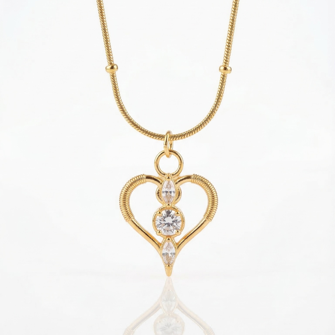 18k gold plated pendant marquise with white diamonds | Tvayi