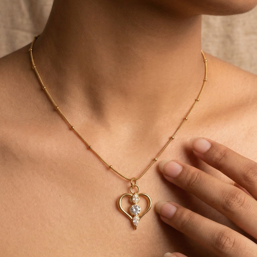 18k gold plated pendant marquise with white diamonds | Tvayi