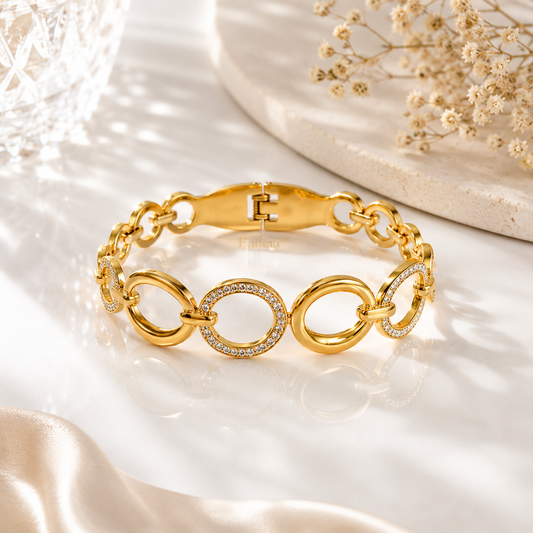 Luxurious Gold Link Bracelet | Tvayi