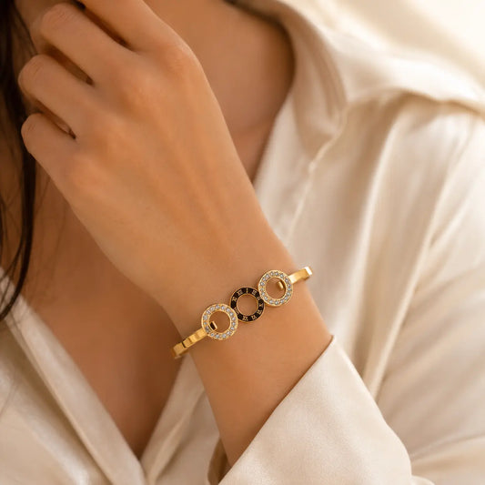 Roman Crystal Circle Bracelet – 18K Gold Plated | Tvayi