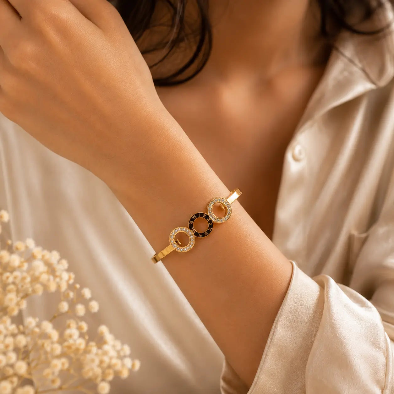 Roman Crystal Circle Bracelet – 18K Gold Plated | Tvayi