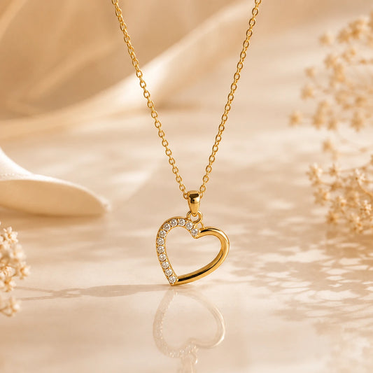 Amoura Crystal Heart Pendant Necklace – 18K Gold Plated