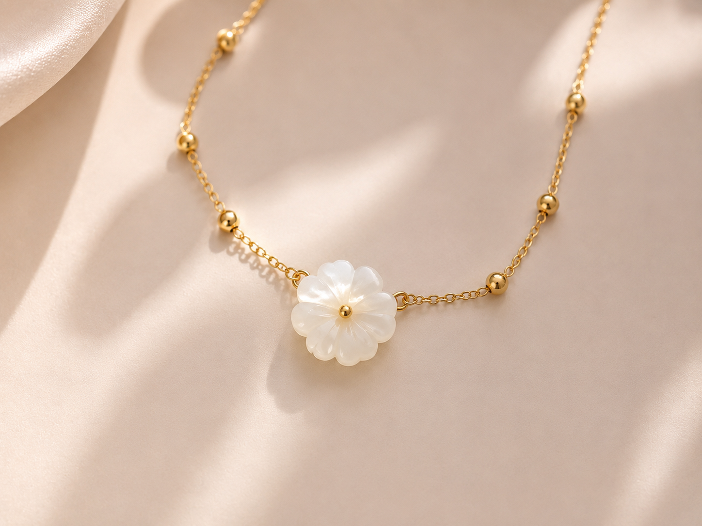Flower necklace | Tvayi