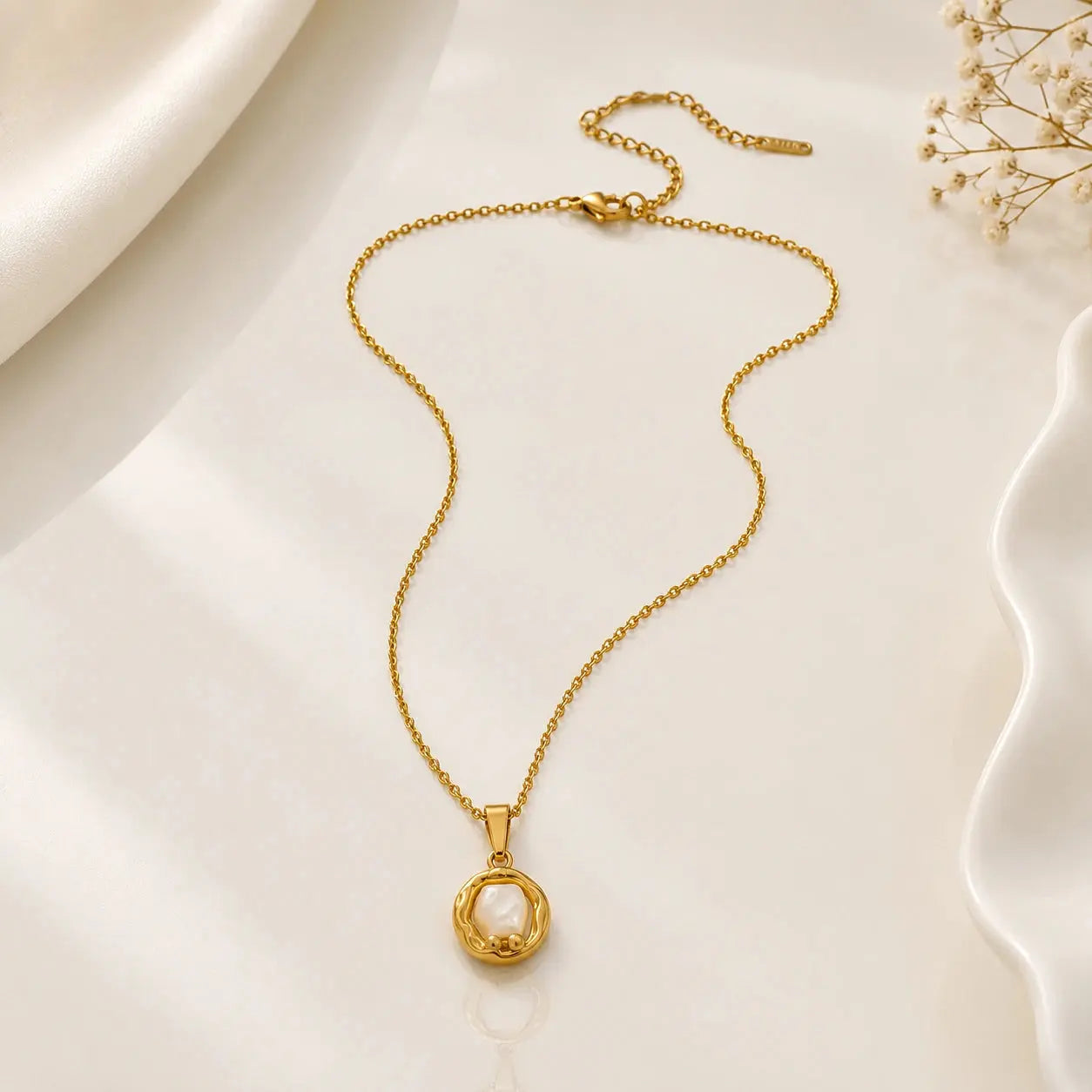 Luna Pearl Halo Pendant Necklace | Tvayi