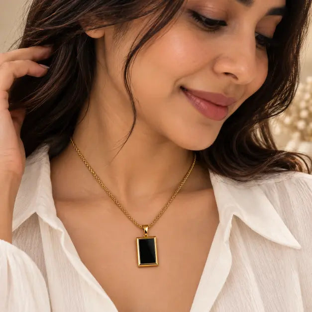 Indian woman wearing Noiré 18K Gold Plated Black Pendant Necklace – TVAYI