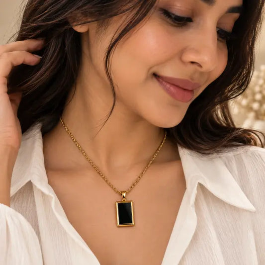 Indian woman wearing Noiré 18K Gold Plated Black Pendant Necklace – TVAYI
