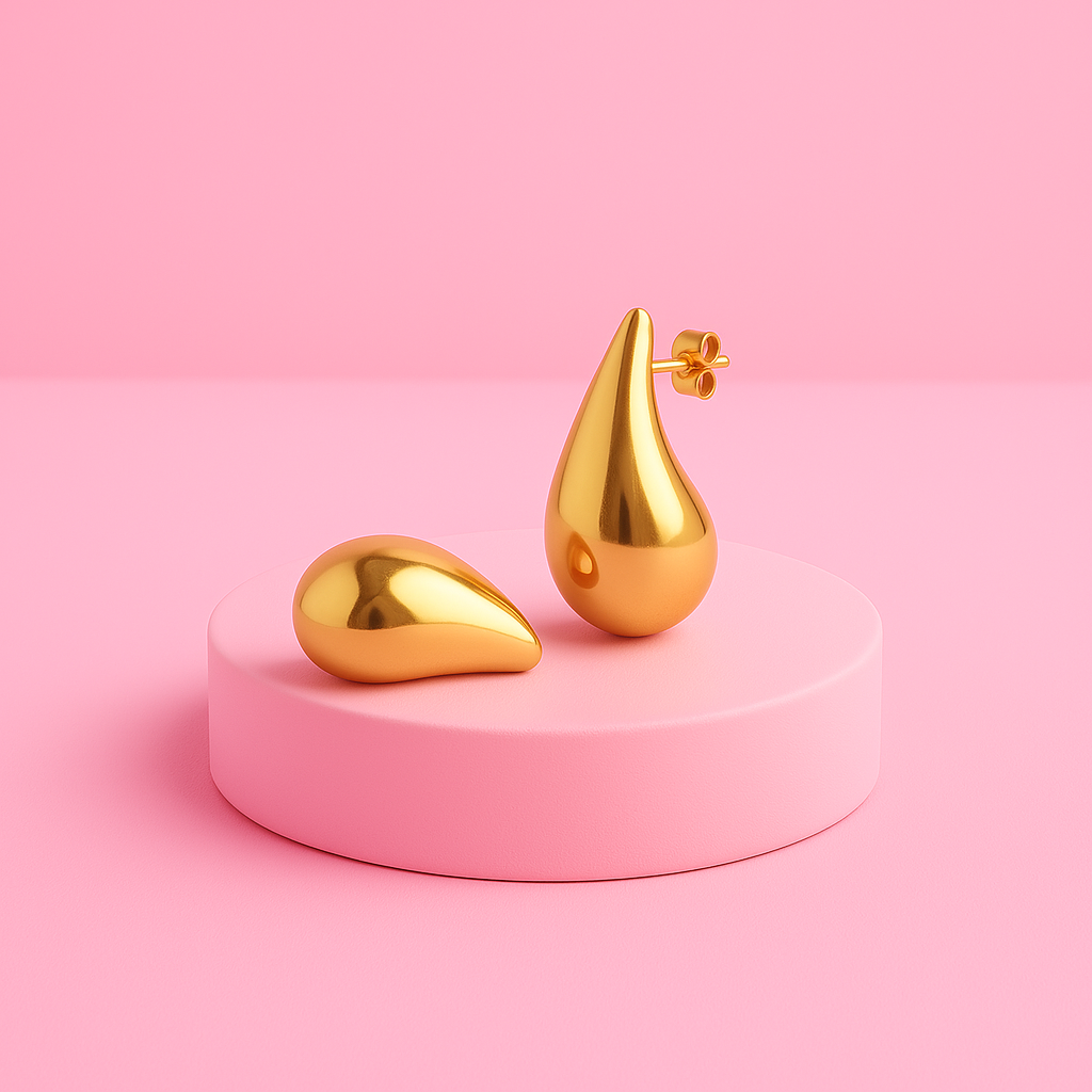 Teardrop Shaped Studs Earrings | Tvayi Jewellery